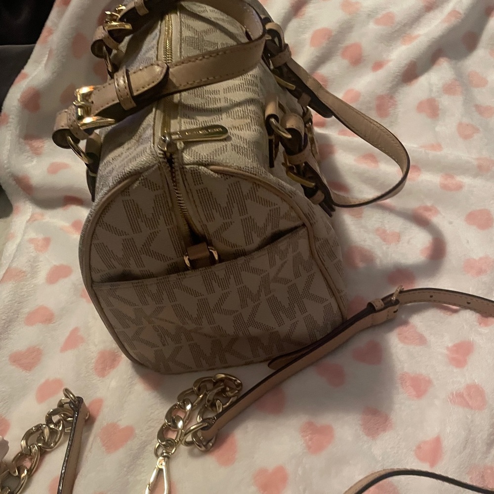 Michael Kors purse. Excellent condition with dust bag
